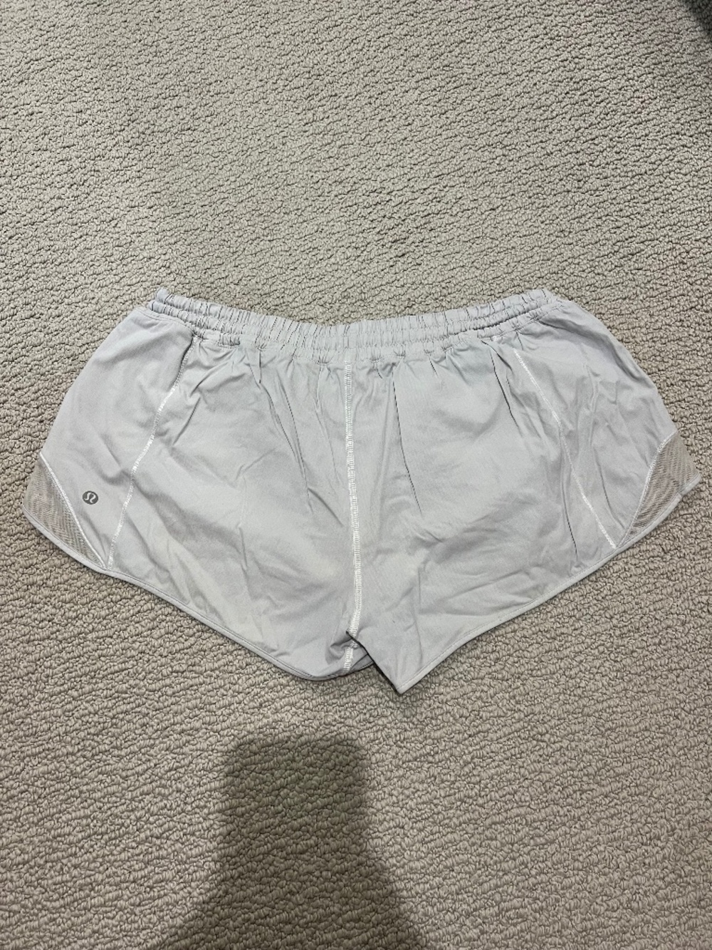 Lululemon Hotty Hot Shorts 2.5" White Size 12